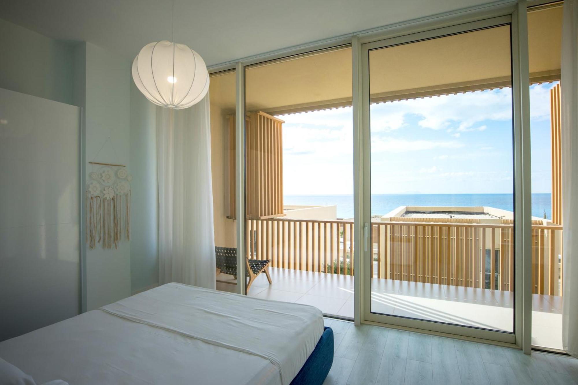 Green Coast Hotel Paljasa Exterior photo