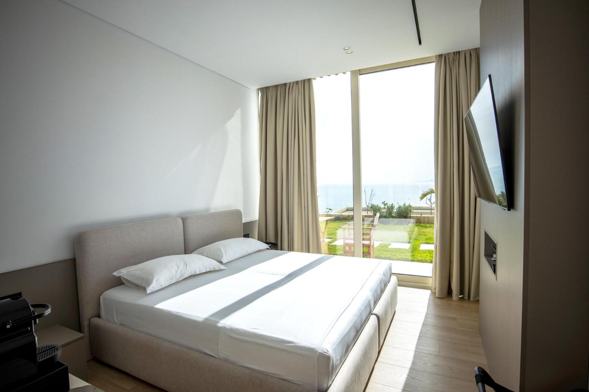 Green Coast Hotel Paljasa Exterior photo